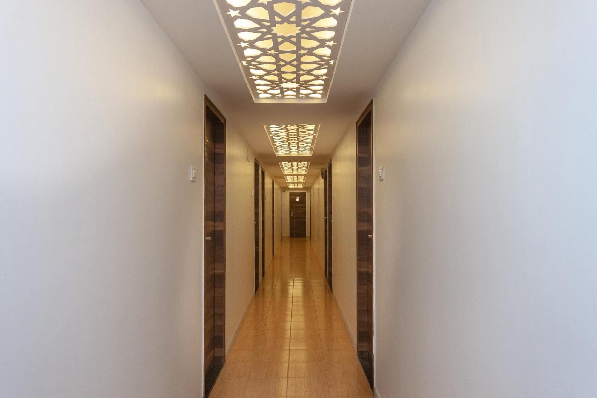 Capital O Admire Suit Hospitality Chennai Ngoại thất bức ảnh